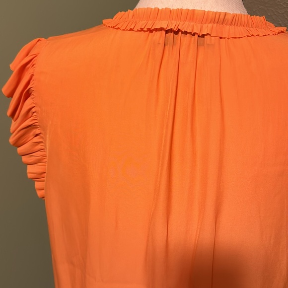 Evereve Brynlee Smocked Satin Top - Picture 12 of 14